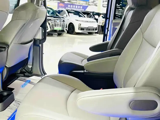 Toyota Granvia — Фото автомобиля 8