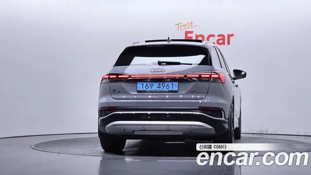 Audi Q4 e-tron F4 — Фото автомобиля 4