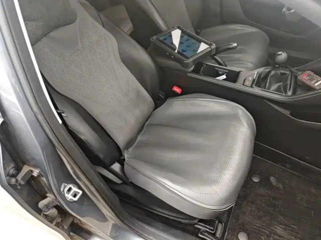 Roewe i5 — Фото автомобиля 24
