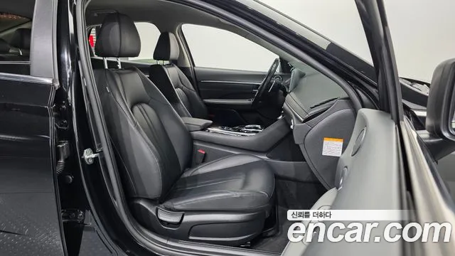Hyundai Sonata — Фото автомобиля 11