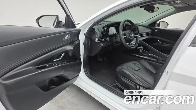 Hyundai Avante CN7 — Фото автомобиля 10