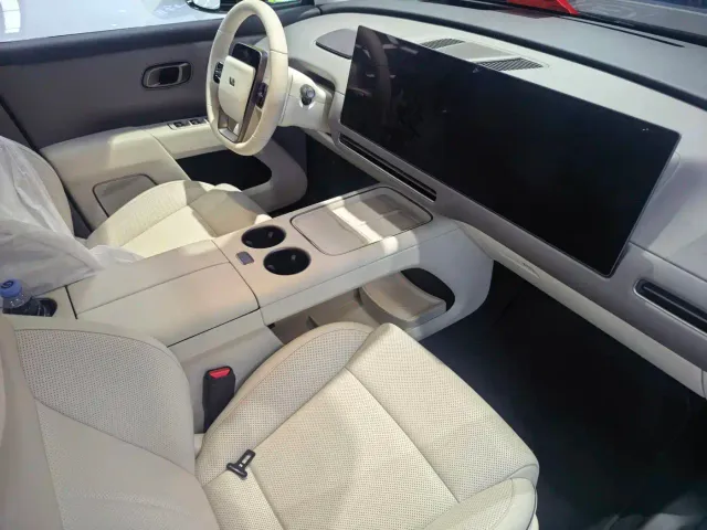 Li Auto i8 — Фото автомобиля 6