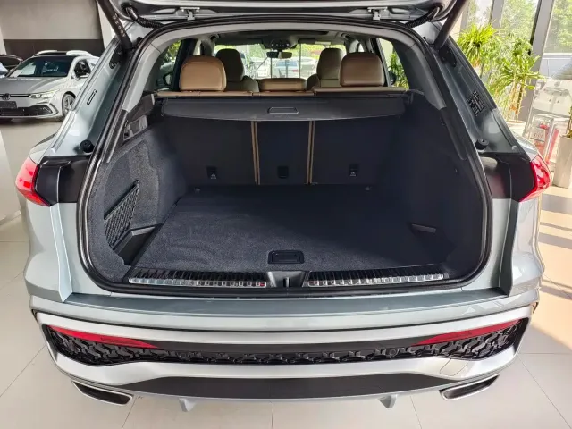 Audi Q5L — Фото автомобиля 15