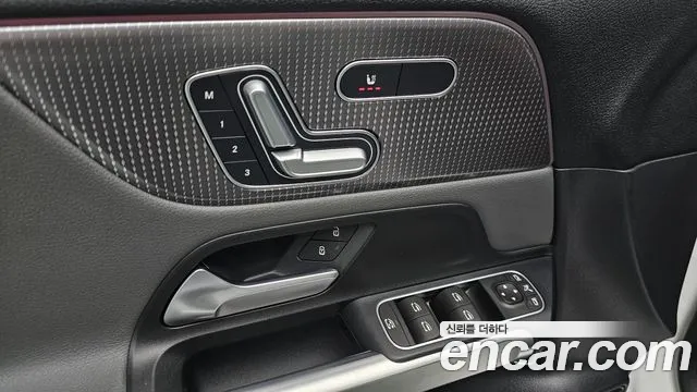 Mercedes-Benz EQB X243 — Фото автомобиля 30