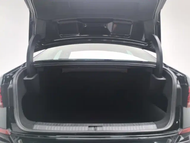 Volkswagen Passat — Фото автомобиля 16