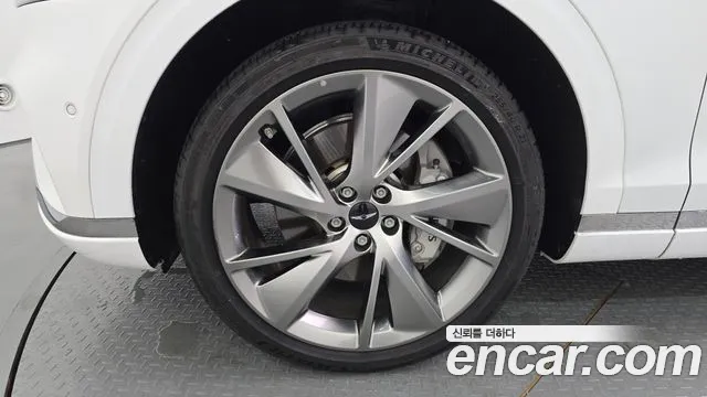 Genesis GV70 2.5T Бензин AWD — Фото автомобиля 5