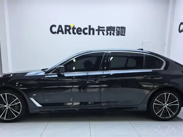 BMW 5 Series — Фото автомобиля 5
