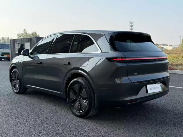 Li Auto L6 — Фото автомобиля 9