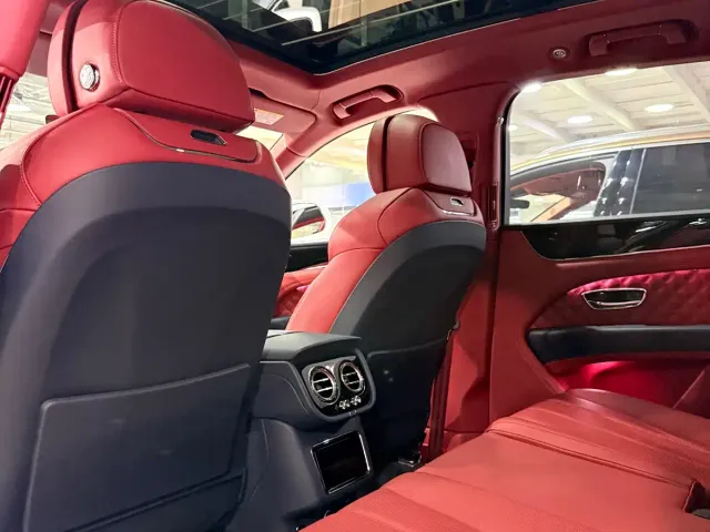 Bentley Bentayga — Фото автомобиля 10