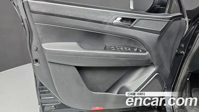 KG_Mobility_Ssangyong Rexton Новый Rexton Sport Khan Дизель 2.2 4WD — Фото автомобиля 24