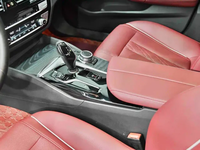 BMW 5 Series — Фото автомобиля 13