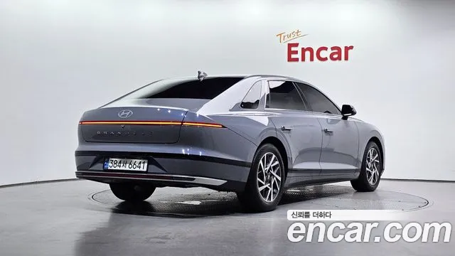Hyundai Grandeur — Фото автомобиля 2