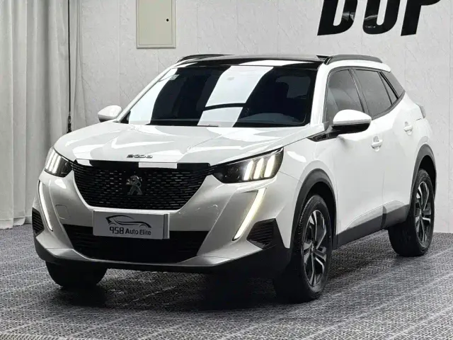 Фотография автомобиля — Peugeot 2008