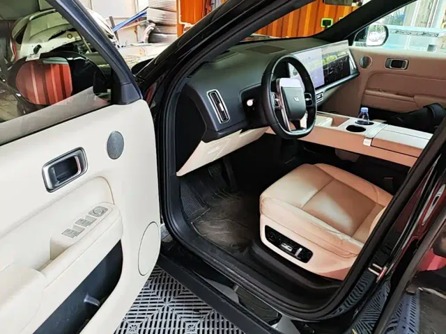 Li Auto L8 — Фото автомобиля 15