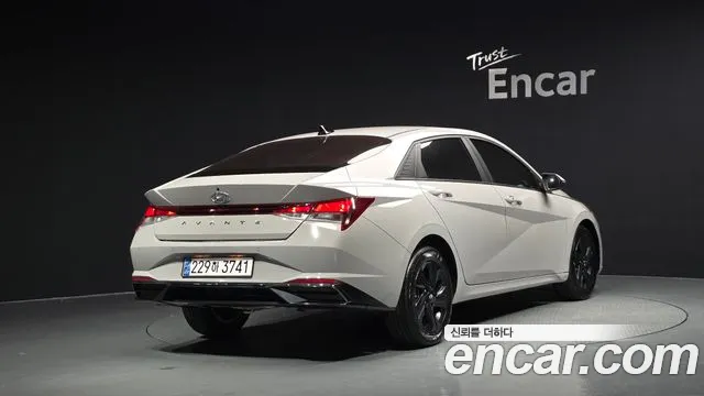 Hyundai Avante CN7 — Фото автомобиля 2