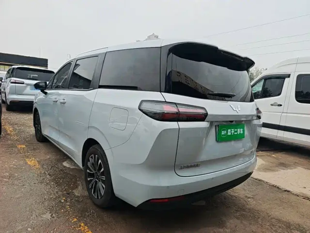 Wuling Starlight 730 — Фото автомобиля 4