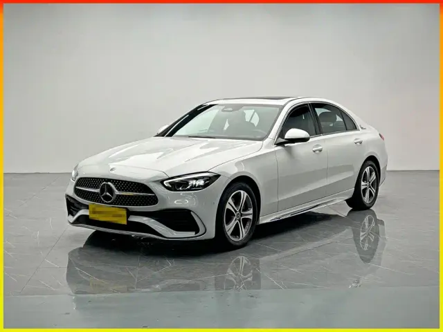 Фотография автомобиля — Mercedes-Benz C-Class