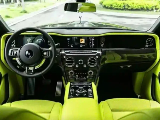 Rolls-Royce Cullinan — Фото автомобиля 3