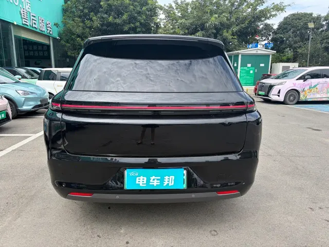 Li Auto L8 — Фото автомобиля 7
