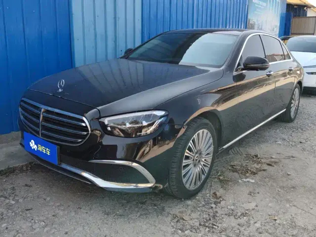 Фотография автомобиля — Mercedes-Benz E-Class