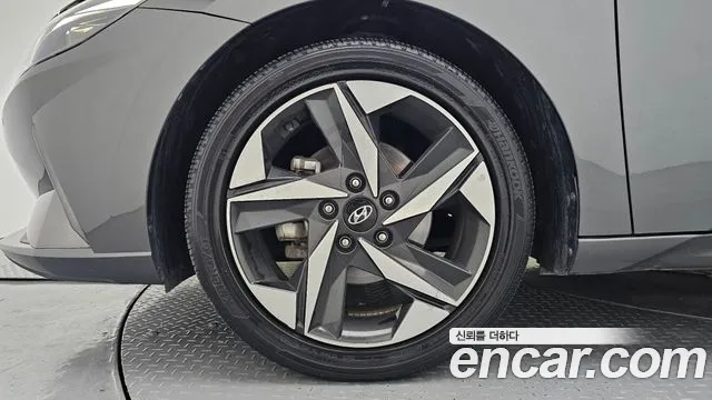 Hyundai Avante CN7 — Фото автомобиля 5