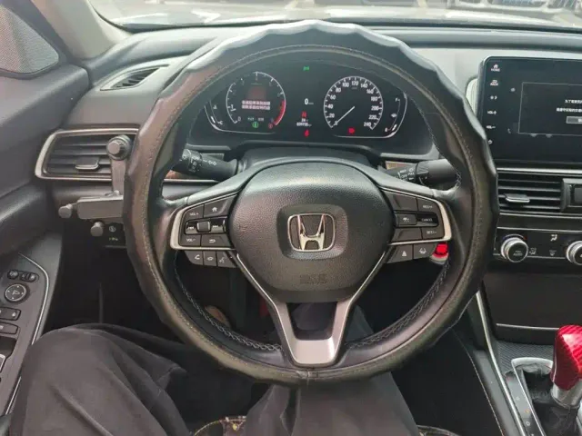 Honda Accord — Фото автомобиля 11