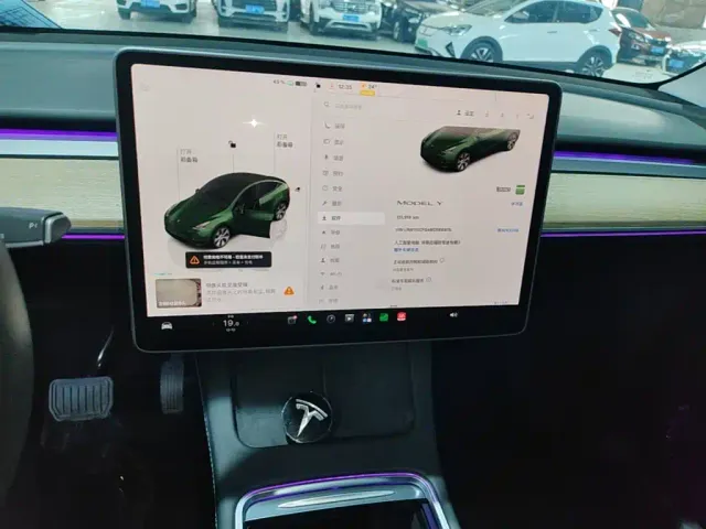 Tesla Model Y — Фото автомобиля 8