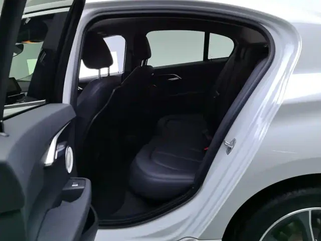BMW 1 Series — Фото автомобиля 11