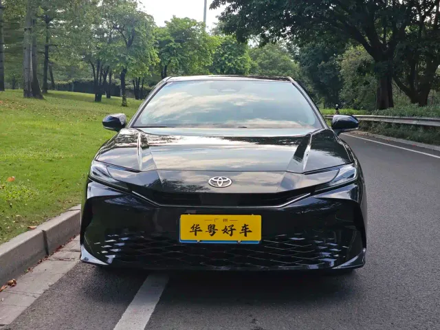 Toyota Camry — Фото автомобиля 2