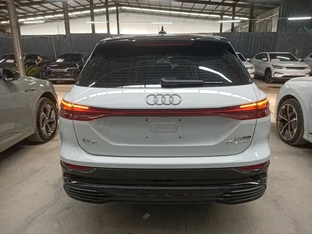 Audi Q5 e-tron — Фото автомобиля 5