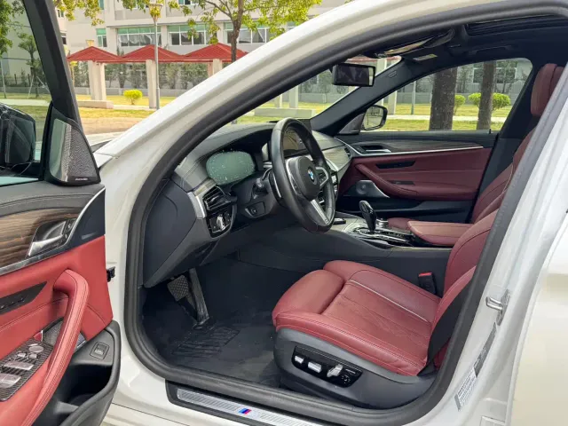 BMW 5 Series — Фото автомобиля 4