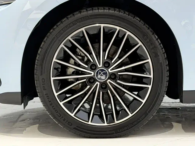 BYD Han — Фото автомобиля 11