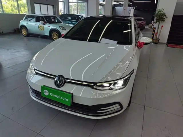 Фотография автомобиля — Volkswagen Golf