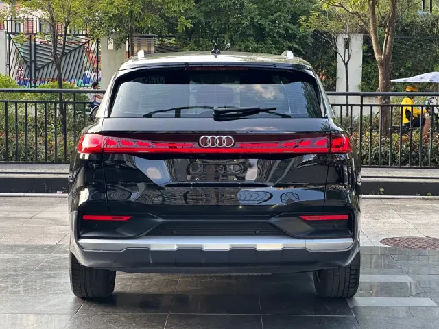 Audi Q6 — Фото автомобиля 11