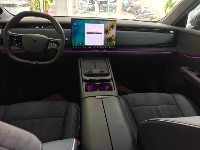 Voyah Auto Voyah Zhiyin 2024 4WD Global Edition — Фото автомобиля 7