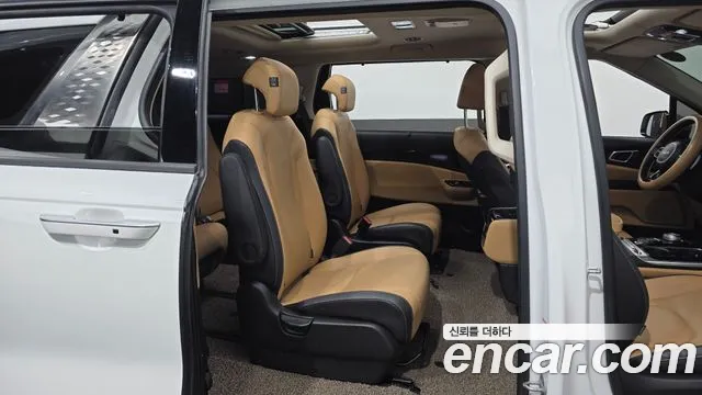 Kia Carnival 4th Gen — Фото автомобиля 18