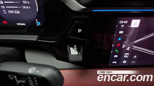 Porsche Macan Electric — Фото автомобиля 12