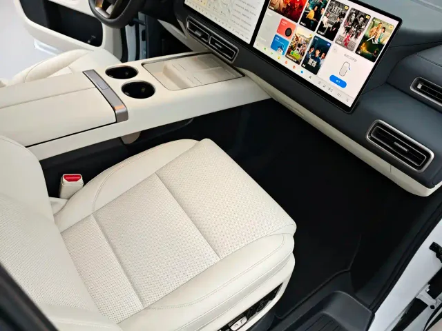 Li Auto MEGA — Фото автомобиля 20