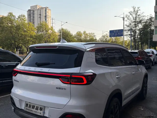 Chery Tiggo 8 — Фото автомобиля 4
