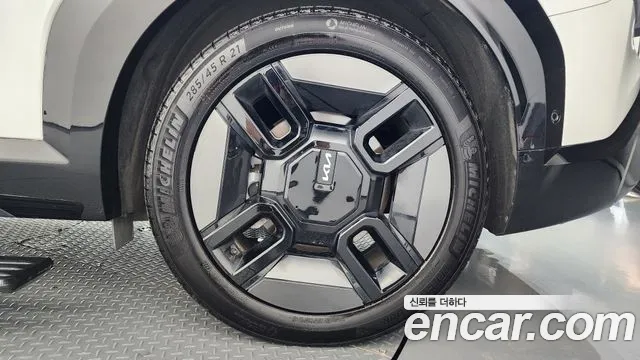Kia EV9 — Фото автомобиля 6