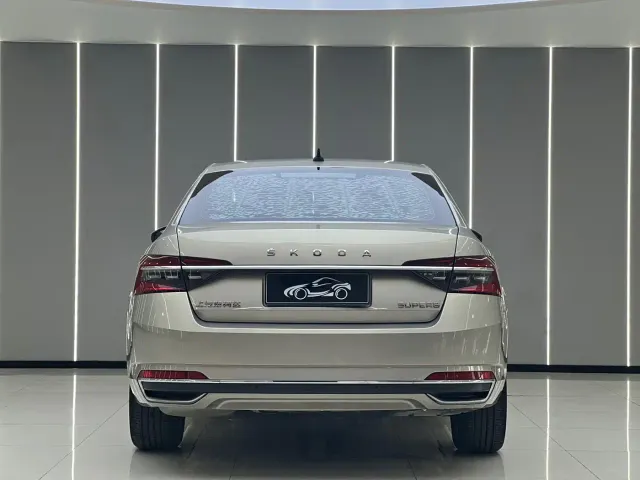 Skoda Superb — Фото автомобиля 17