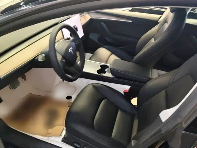 Tesla Model 3 — Фото автомобиля 14