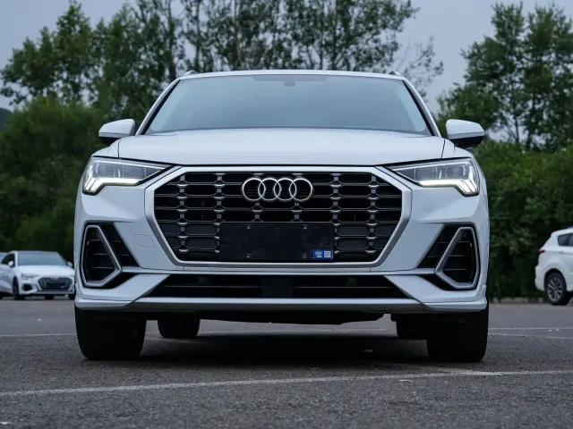 Audi Q3 — Фото автомобиля 2