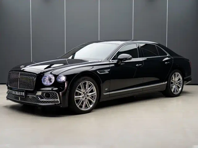 Bentley Flying Spur — Фото автомобиля 2