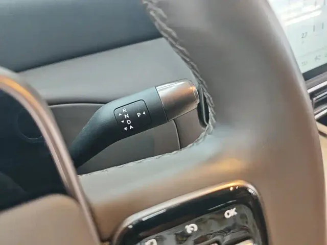 Li Auto MEGA — Фото автомобиля 13