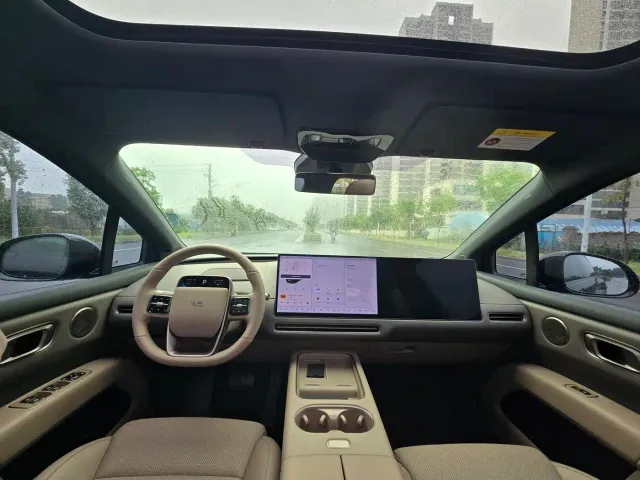 Li Auto i6 — Фото автомобиля 5