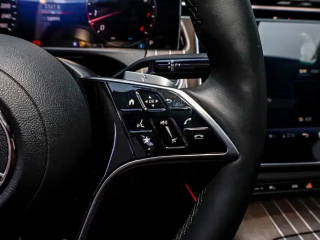 Mercedes-Benz E-Class — Фото автомобиля 16