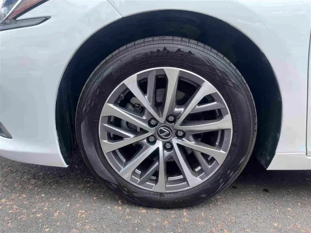 Lexus ES — Фото автомобиля 22