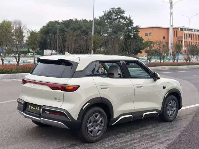 BYD Yuan UP — Фото автомобиля 4