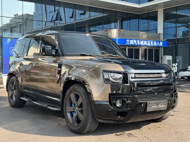 Land Rover Defender — Фото автомобиля 3